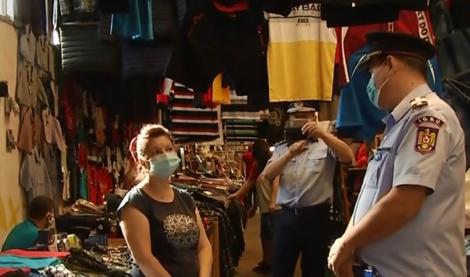 Cum a arătat prima noapte cu mască de protecție obligatorie pe stradă. În Argeș, polițiștii locali au putut da amenzi pentru nerespectarea regulilor