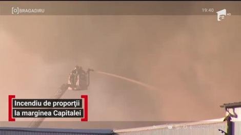 Incendiu de proporții la marginea Capitalei