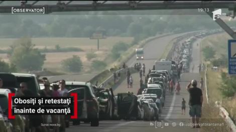 Coşmarul turiştilor care vor să-şi petreacă vacanţa în Grecia continuă! Sunt nevoiţi să se mai testeze o dată