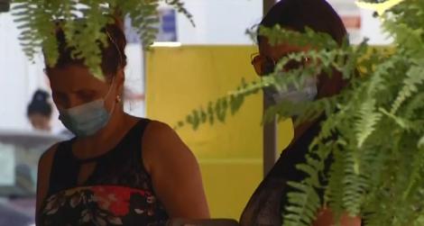 Fără mască, dar cu scuze. Cum s-au justificat bucureștenii prinși fără mască de protecție în spații aglomerate