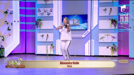 Alexandra Violin cântă, la vioară, melodia „Sway”