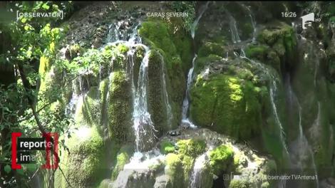 Pandemia nu poate ține turiștii departe de ștrand