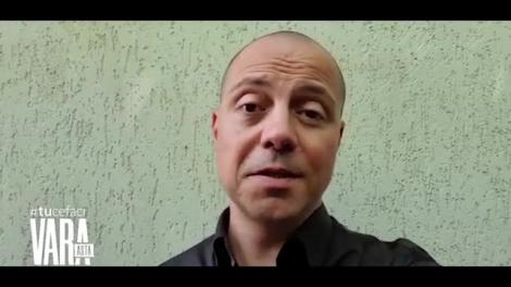 Tu știi cum se face stand-up vara? Dan Badea, prezentator iUmor, te invită să stai la povești cu prietenii: "Haideți și voi, suntem 100!"