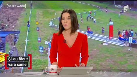 La Durău, turiștii se pot da cu sania în plină vară