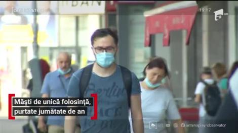 Măști de unică folosință, purtate jumătate de an