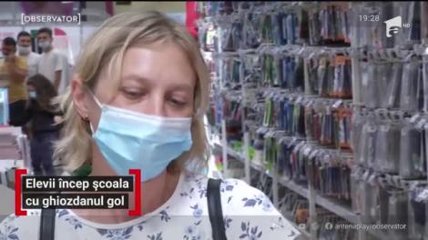 Elevii încep școala cu ghiozdanul gol