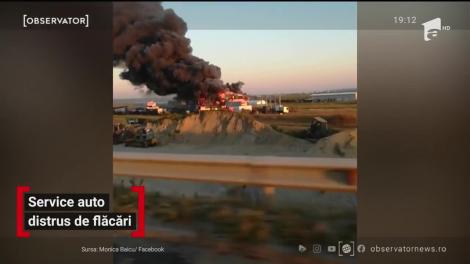 Service auto distrus de flăcări