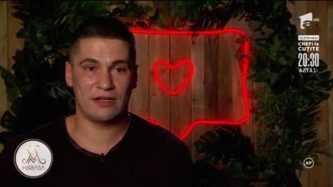 Fetele sunt entuziasmate de prima lor întâlnire cu băieții!