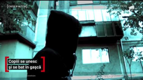 Violențe extreme, umilinţă şi furie. Trei adolescenţi din Gorj au fost reținuți după ce s-au filmat în timp ce snopesc în bătaie un băiat de 14 ani