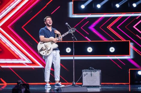 Adrian Petrache, concurentul care a făcut show la “X Factor”. Ce a zis înainte să urce pe scenă