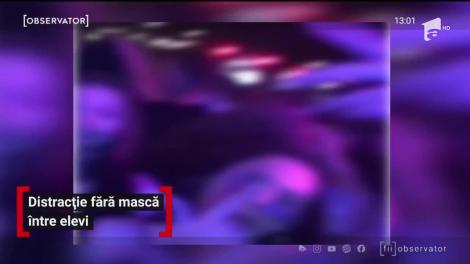 250 de adolescenţi bucureşteni s-au distrat la Balul Bobocilor