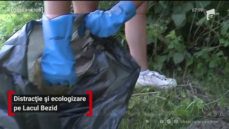 "Adunăm şi vâslim!", acţiune de curăţare a unui lac din Mureş