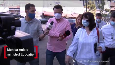 Școli închise peste noapte. Elevii rămân acasă!