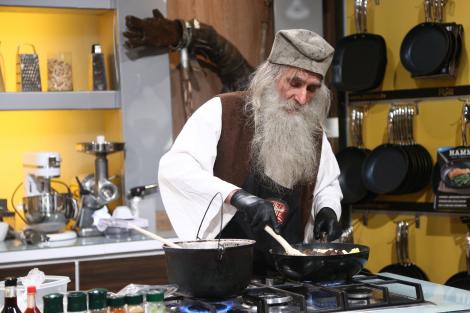 Opincarul Alexandru Ilinca a făcut spectacul la „Chefi la cuțite”: „Opinca e bunicul adidasului”