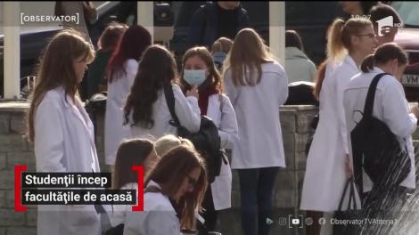 Studenţii au &icirc;nceput astăzi noul an universitar