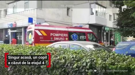 Singur acasă, un copil a căzut de la etajul 4