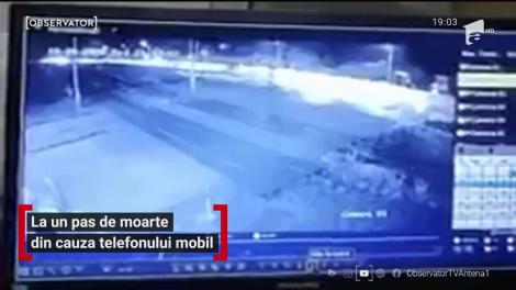 La un pas de moarte din cauza telefonului mobil