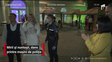 Mirii și nuntașii, dans printre mașini de poliție