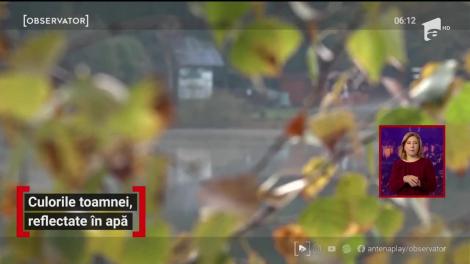 Culorile toamnei, reflectate în apă