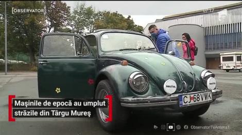 Mașinile de epocă au umplut străzile din Târgu Mureș