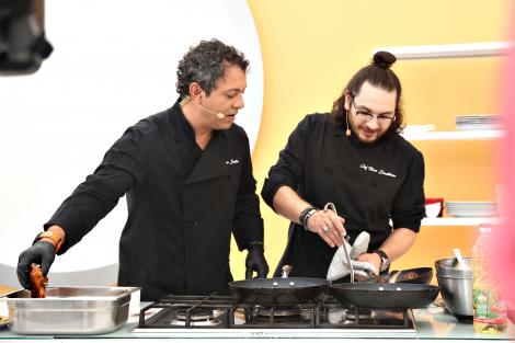 Chefi la cuțite se transformă în "Chef Local Kombat"