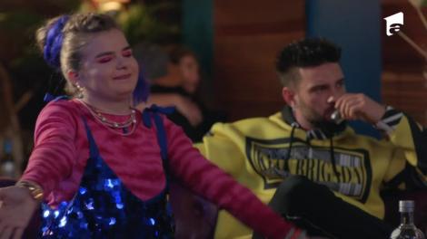 Sorin profită de Iulia Popescu