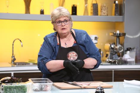 Mariea Crâșmaru a venit la "Chefi la cuțite": Am cel mai lung pașaport din lume