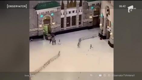 Porţile Marii Moschei de la Mecca, dărâmate de un șofer