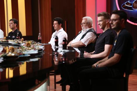 Chefi la Cuțite, momentul degustării și jurizării. Banda le provoacă neplăceri echipelor: Am avut accident pe pistă!