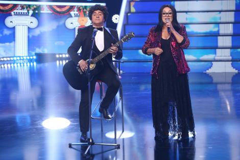 Te cunosc de undeva 2020: Romică Țociu și Adriana Trandafir se transformă în  Enrico Macias & Nana Moskouri - Milisse Mou