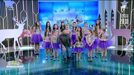 Grupul vocal ”Andante” cântă melodia Sleigh Ride