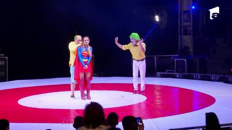 Vedetele lui Nea Mărin fac spectacol în fața publicului venit la circ