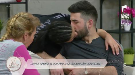 David, în așteptarea unui moment propice ca să-și ceară iubita în căsătorie