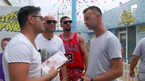 Dorian Popa, mascota unui parc acvatic!