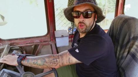 CRBL, tractorist de ocazie: Dau cu levierul după tine!