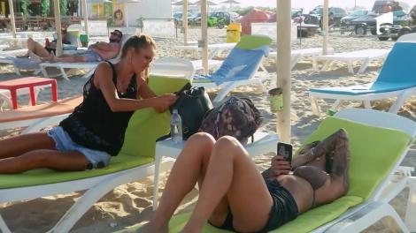 Roxana Vancea și Diana Munteanu, atacate cu dezinfectant: Mă simt rău, am înghițit foarte mult!