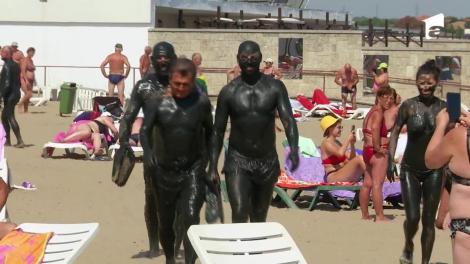 Vedetele de la Poftiți la circ, blocate în nămol. Nea Mărin: Arată ca niște porci!