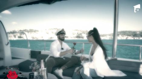 Bianca a primit trandafirul salvator. Reacția fetelor