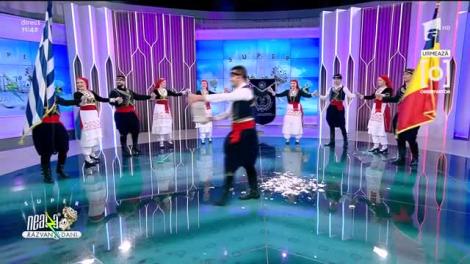 Ansamblul de dansuri tradiționale grecești Asteria al Filialei Elene București, spectacol în platoul de la Neatza