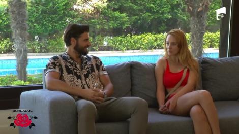 Angela a schimbat strategia în relația ei cu Burlacul: Am un trup frumos, de ce să nu-l vadă și el?!