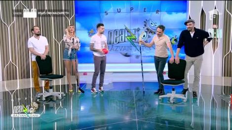 Răzvan și Dani joacă hochei în platoul de la Neatza: Băi, fără glume de liceu!