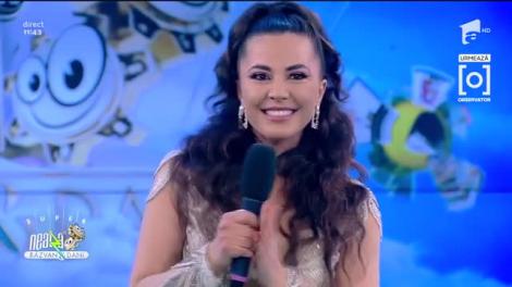 Ionela Guzic face spectacol în platoul de la Neatza, cu câteva piese de muzică populară