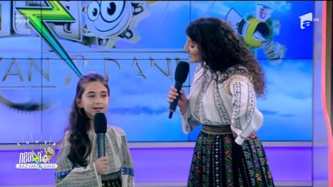 Narcisa Băleanu și Natalia Popescu cântă piesa Drag mi-e să mă duc la munte, la Neatza cu Răzvan și Dani
