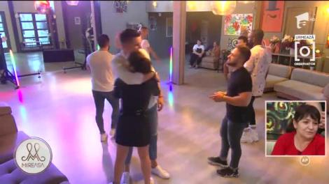 Petrecere cu ispite în casa Mireasa. Alin, dans lasciv cu o animatoare!