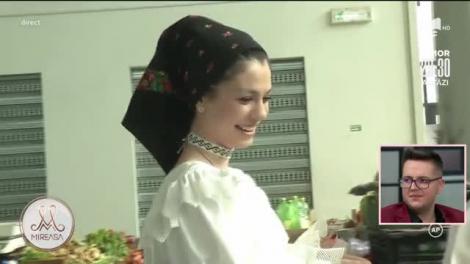 Izabela și Andreea, călătorie inițiatică în perimetrul pieței, alături de doamna Malvina