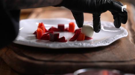 Hello Chef: Roxana Blenche şi Cătălin Rizea prepară ingredientele pentru un desert delicios
