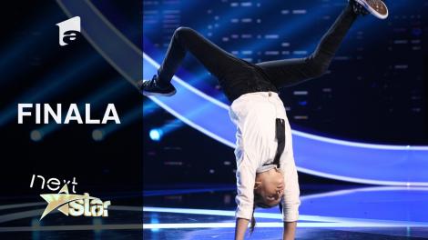 Finala Next Star - Sezonul 10: Carla Munteanu prezintă un moment de dans contemporan și acrobatic