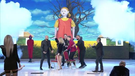 Revelionul Starurilor 2022, 31 decembrie 2021. Demascarea. Cine s-a ascuns în spatele măștii ”Păpușa” din Squid Game