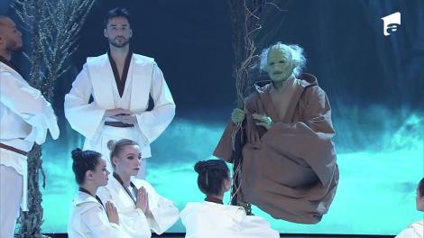 Revelionul Starurilor 2022, 31 decembrie 2021. Prezentarea măștii ”Yoda”