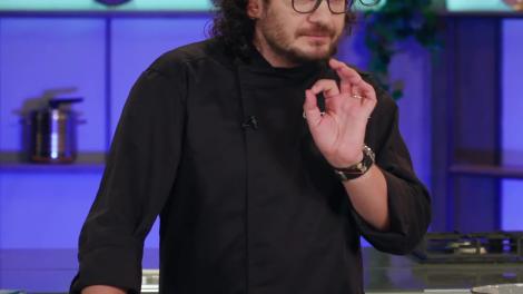 Chef-ul rețetelor: Florin Dumitrescu gătește "Sufle de brânză horezu"